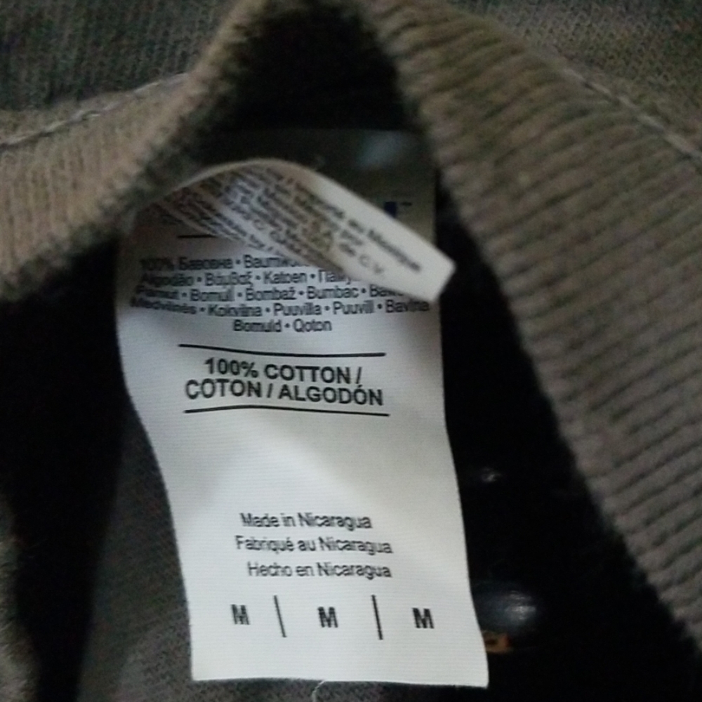 Gildan tee - Picture 2 of 3
